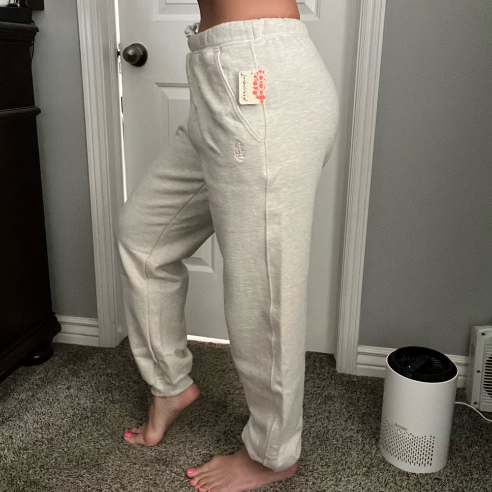 🆕 Free People FP movement For the Win jogger Oatmeal Heather small